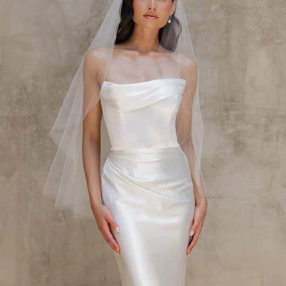 Lovely Bride Fingertip Veil